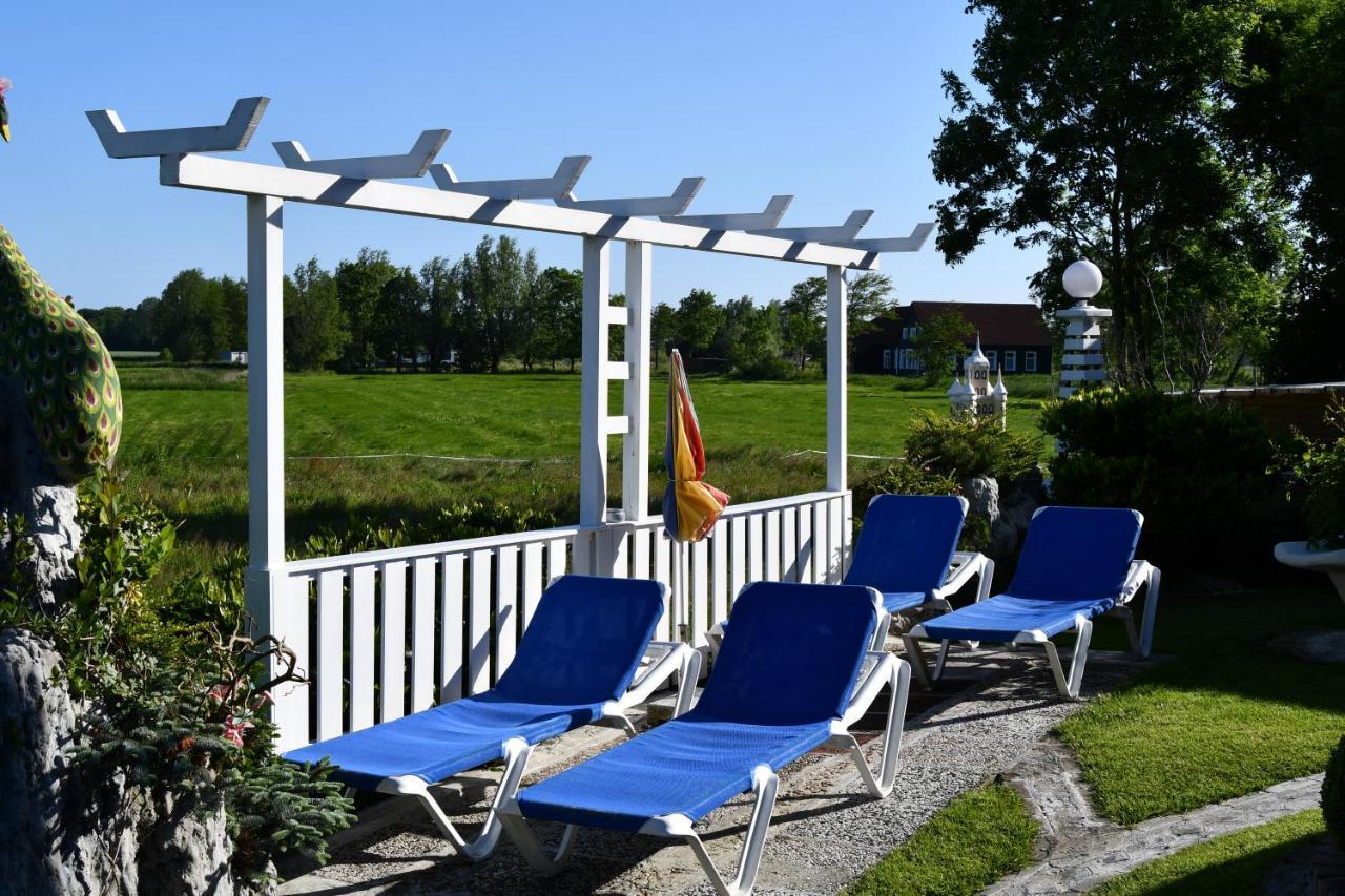 Garni Hotel-Pension Holum Neuharlingersiel Exteriör bild