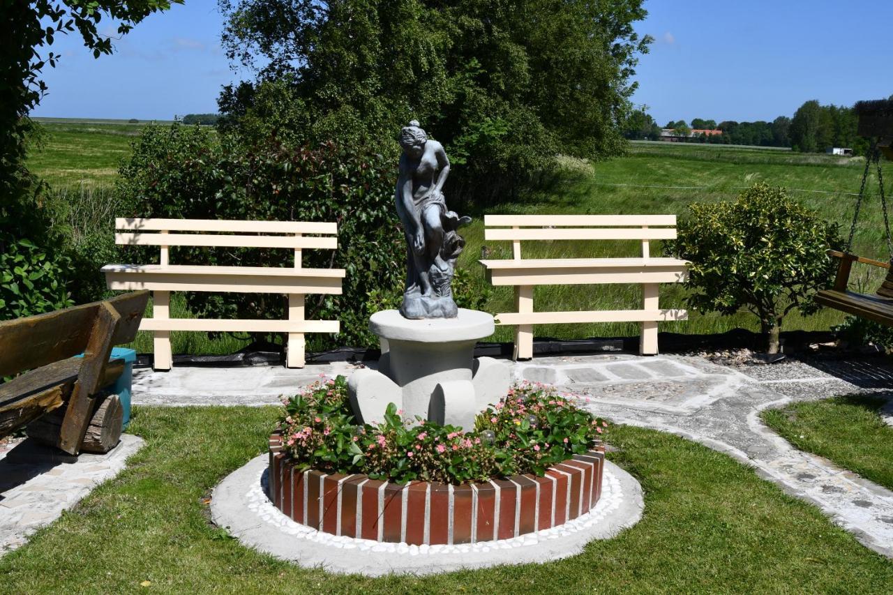 Garni Hotel-Pension Holum Neuharlingersiel Exteriör bild